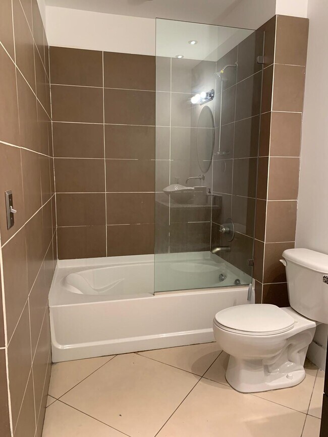 Building Photo - 2275 Biscayne Blvd Blvd