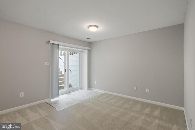 Building Photo - 1026 Longview Ln