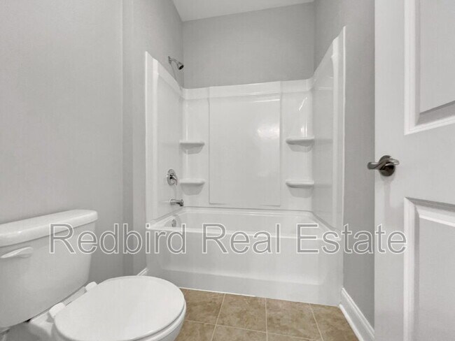 Building Photo - 1005 Lonergan Cir