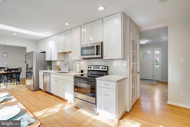 Building Photo - 3300 Prince William Dr