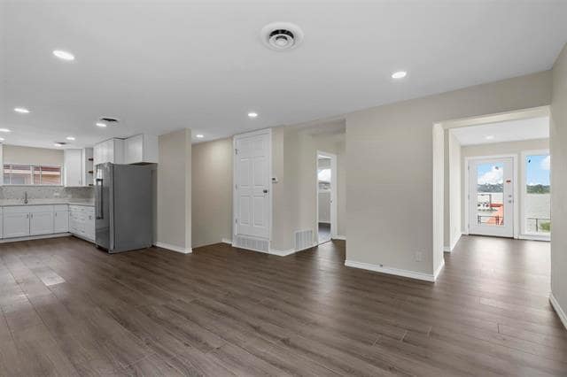 Building Photo - 8048 Woodvale Rd