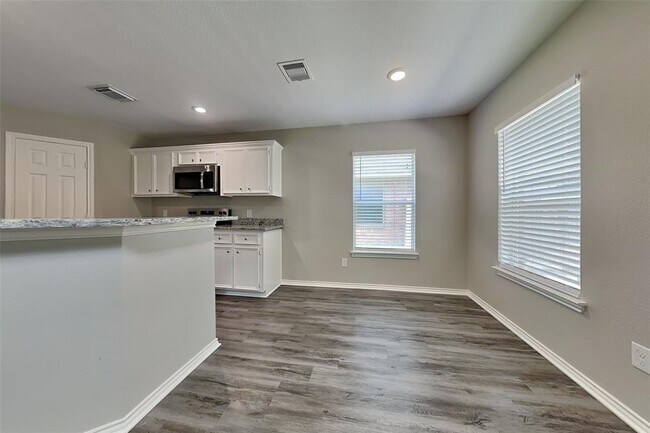 Building Photo - 26880 Armor Oaks Dr