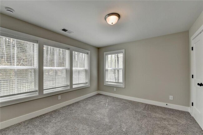 Building Photo - 106 Pinecone Pkwy