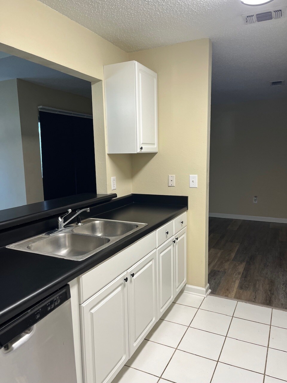 Building Photo - 929 Greystone Dr