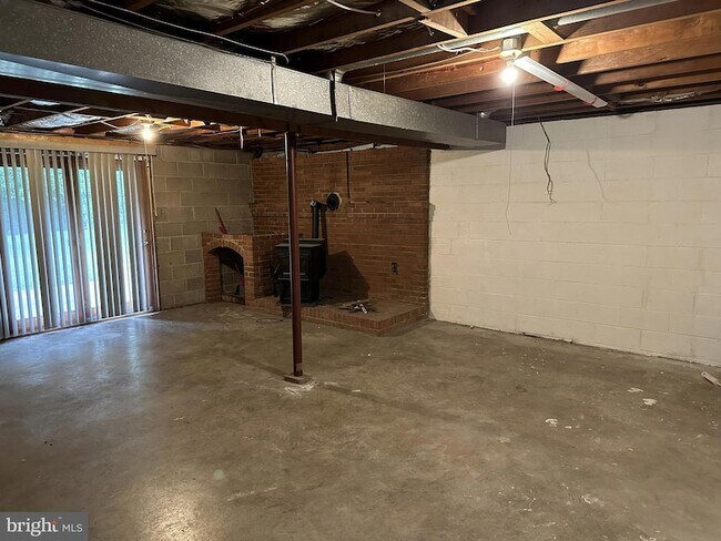 Building Photo - 1447 Knight Ave