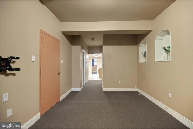 Building Photo - 1124 S 15th St