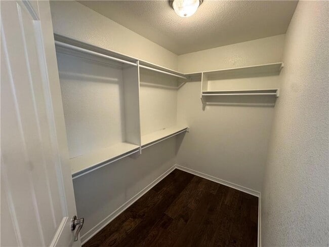 Building Photo - 4849 W Oldham Dr