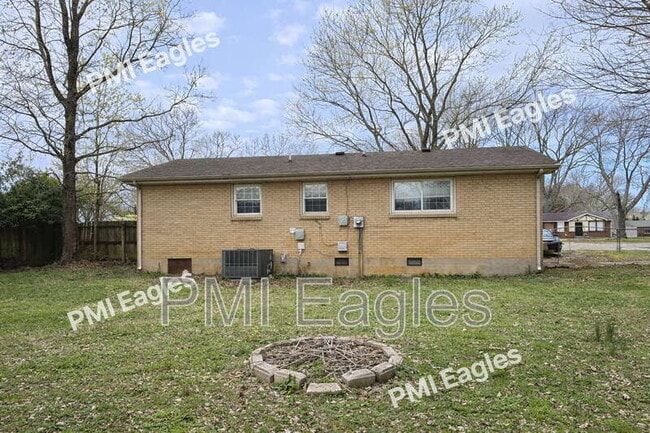Building Photo - 1507 Nichols Dr