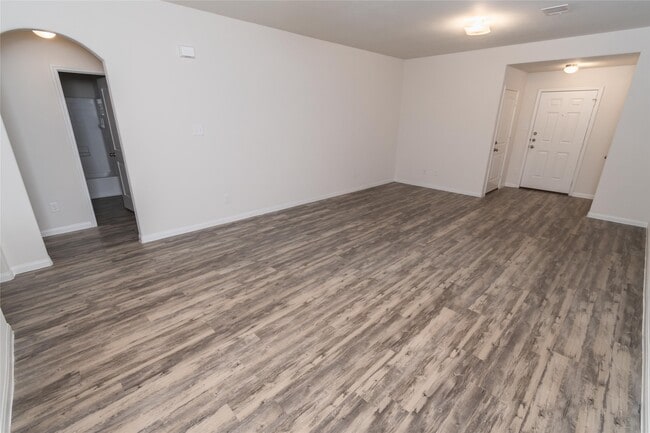 Building Photo - 5719 S Brenwood Dr