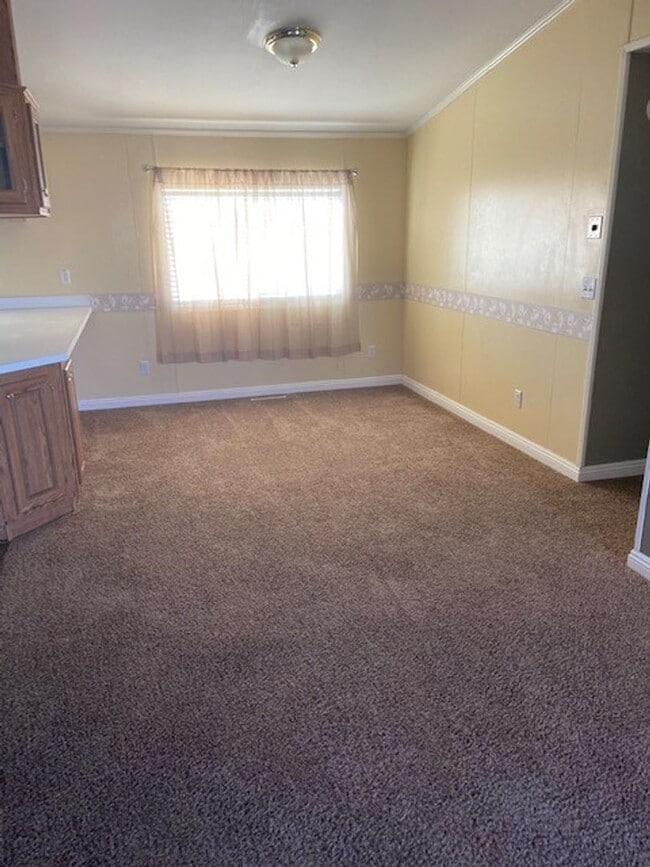 Building Photo - 3 Bed Manufactured Home Silver Springs