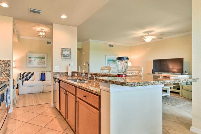 Building Photo - 7121 River Hammock Dr