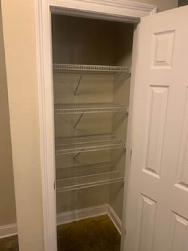 Building Photo - Country side home