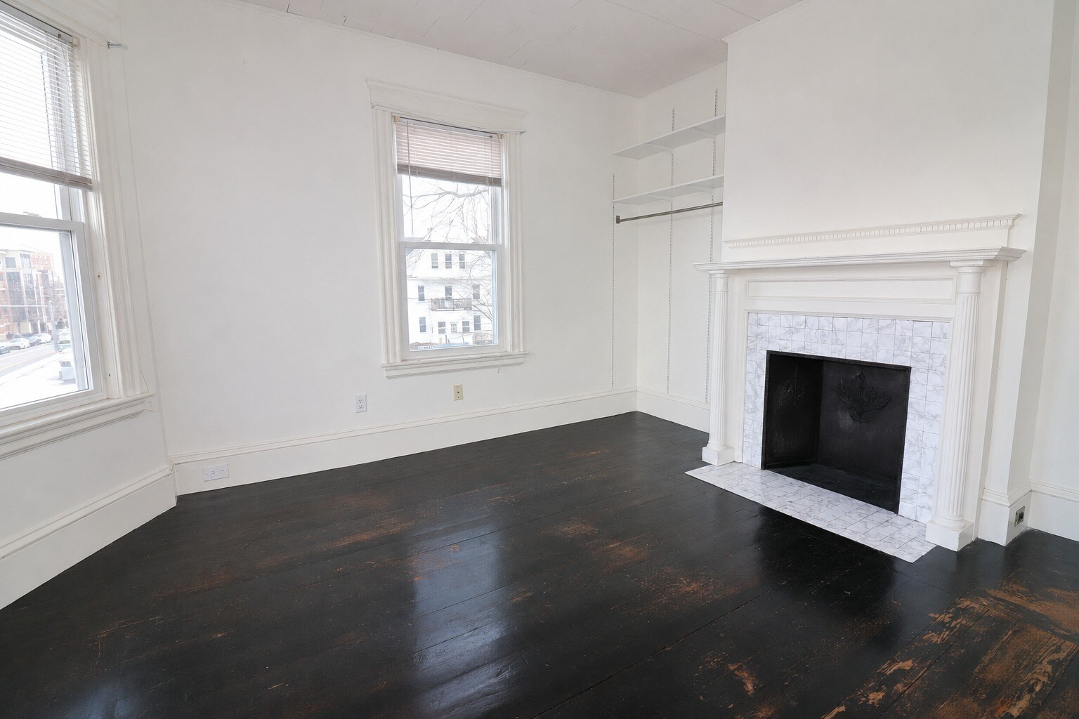 Building Photo - 582 Cambridge St