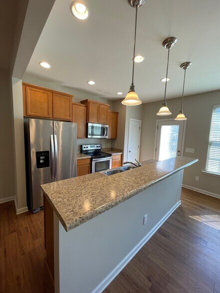 Building Photo - 112 Hawkstone Dr