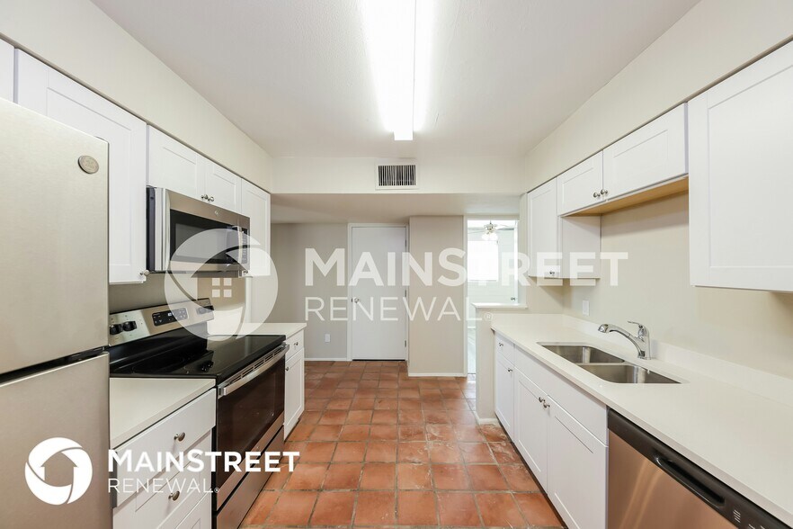 Building Photo - 4714 N 49th Dr