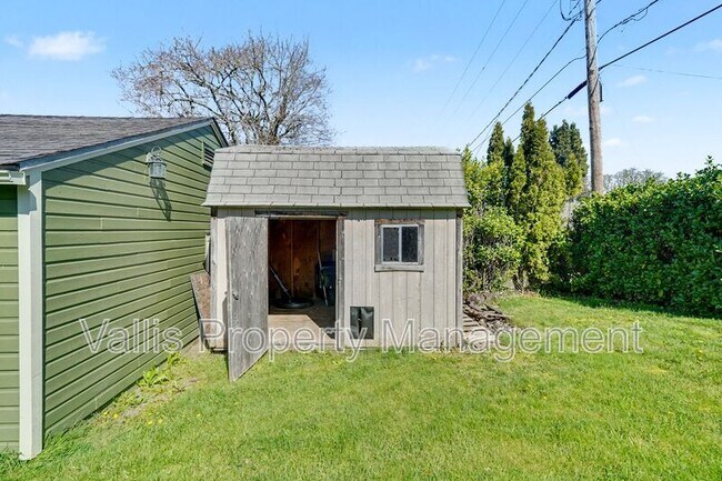 Building Photo - 2350 Cottage St SE