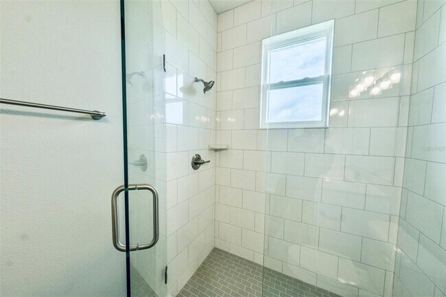 Building Photo - Executive 4/3 Rental