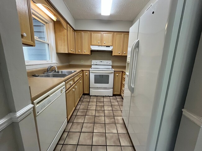 Building Photo - 15 Pointer Pl