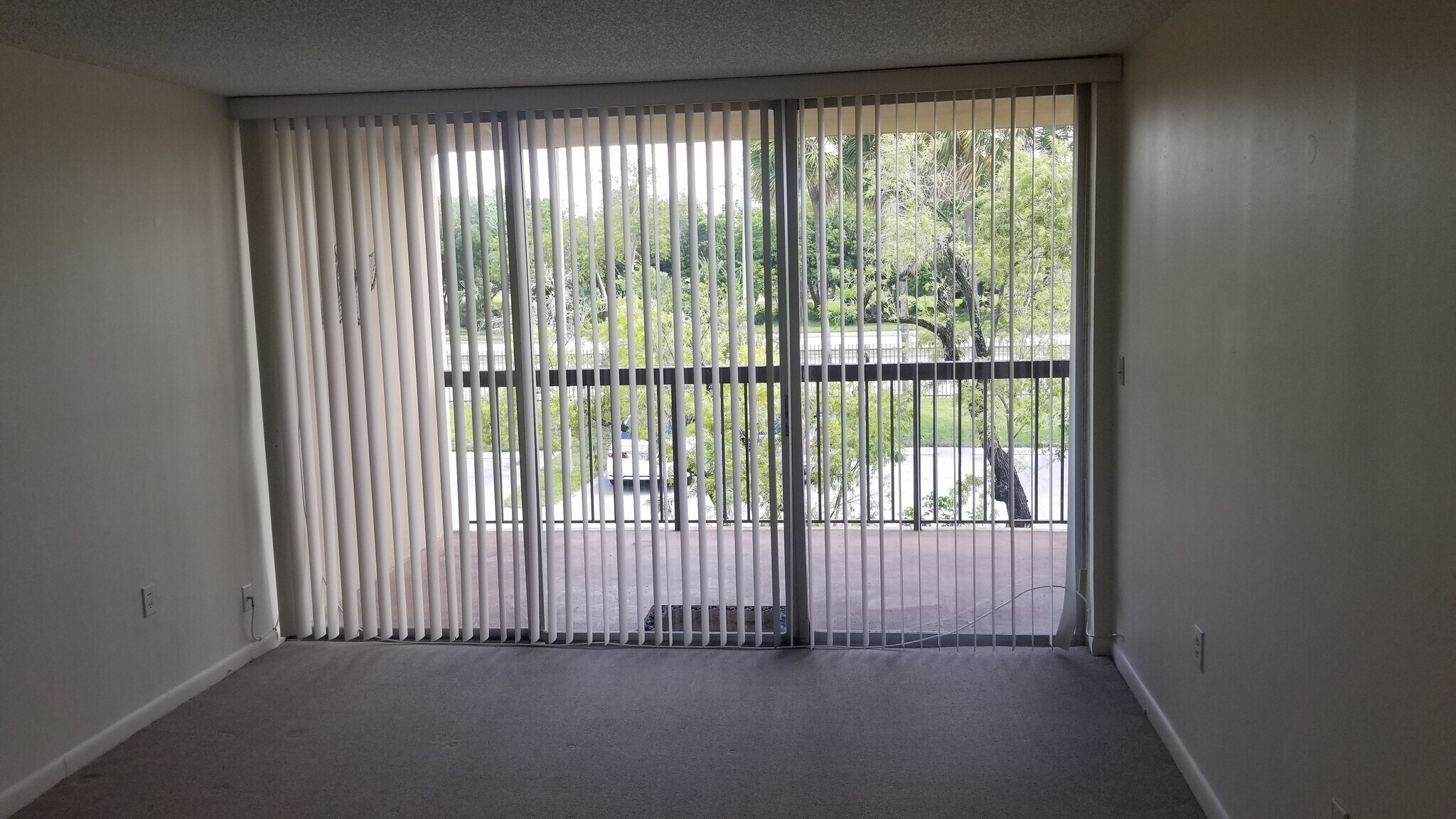 Building Photo - 10425 SW 112th Ave