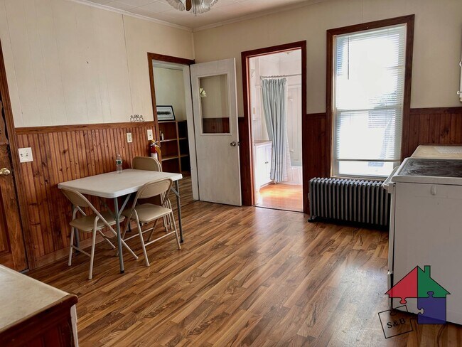 Building Photo - 95 Beckley St