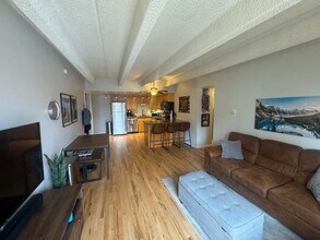 Building Photo - 33 Corona St