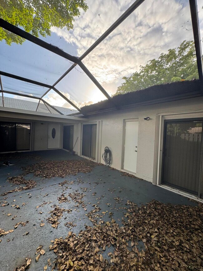 Building Photo - 1148 Summit Trail Cir