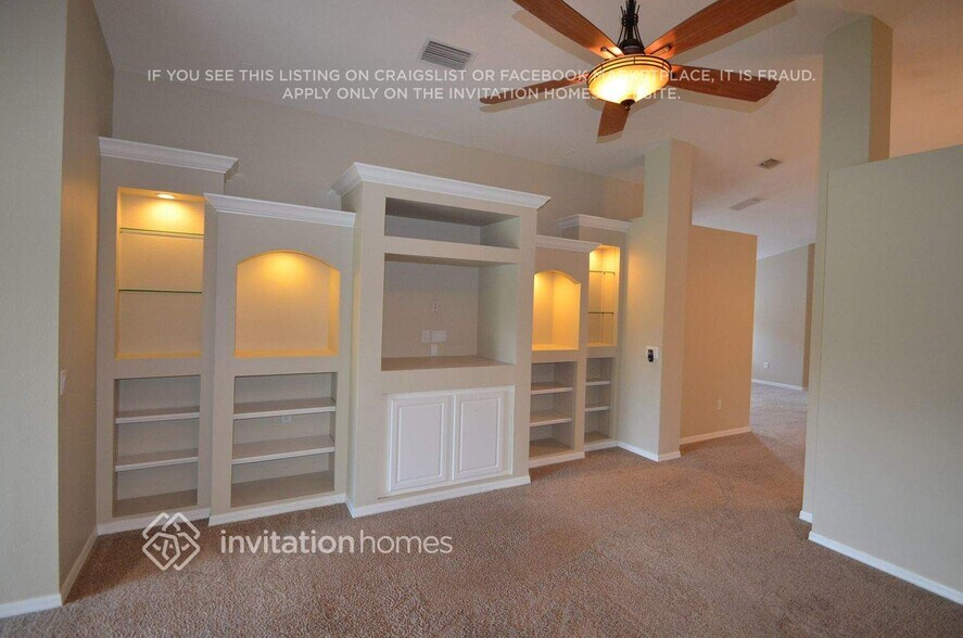 Building Photo - 10547 San Travaso Dr