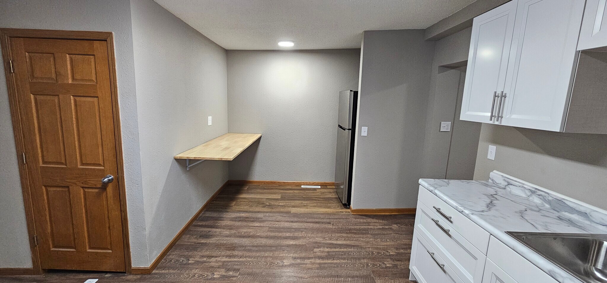 kitchen and breakfast nook - 506 Bay St