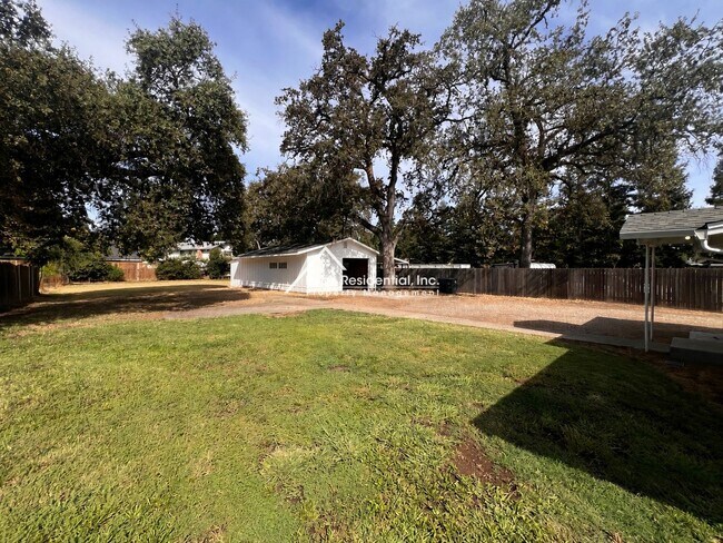 Building Photo - 6101 Mariposa Ave