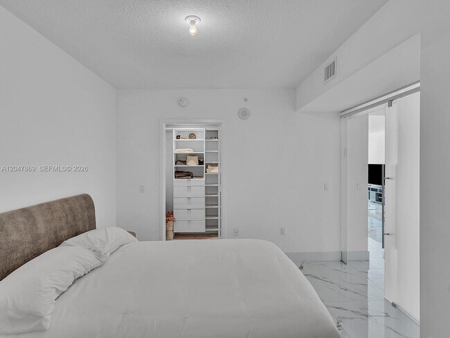 Building Photo - 300 Sunny Isles Blvd