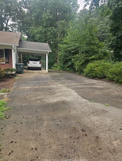 Building Photo - 305 Augusta Rd