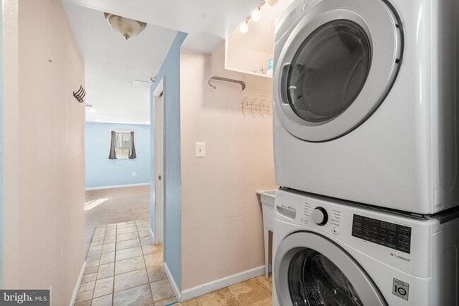 Building Photo - 3924 Taney Ave