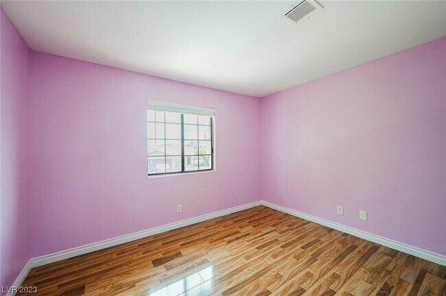 Building Photo - 109 Elegante Way