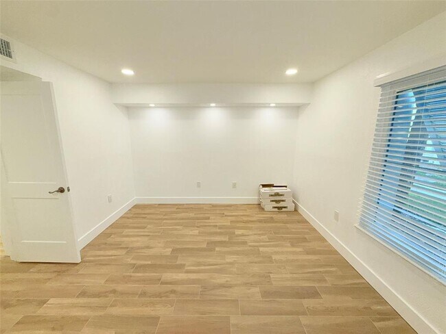 Building Photo - 3715 42nd Way S