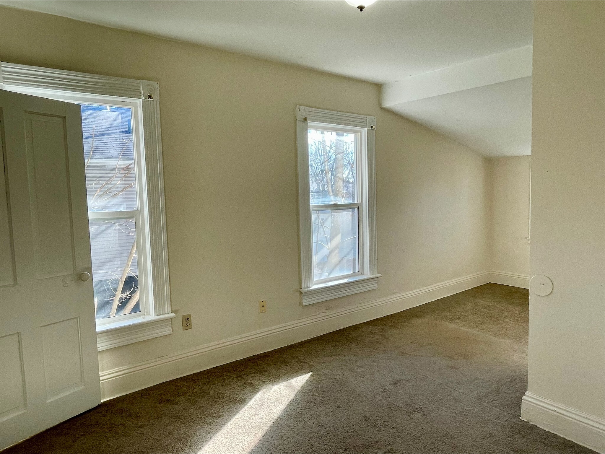 Building Photo - 580 Dayton St