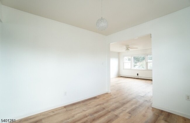 Building Photo - 273 Hoover Ave