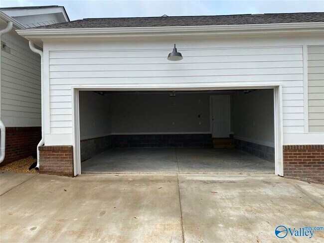 Building Photo - 113 Bienville St