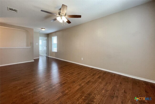 Building Photo - 2237 Stoneleigh Dr
