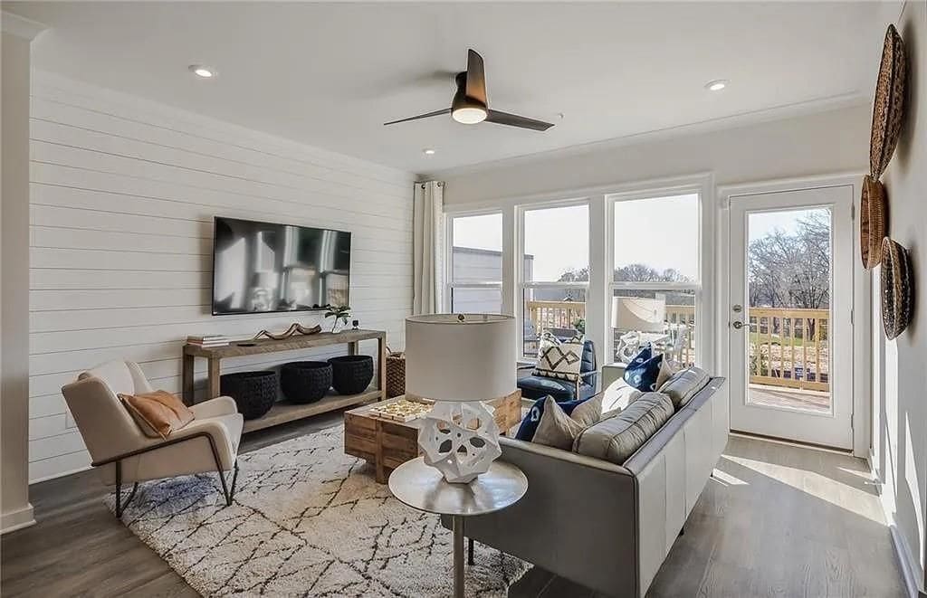 Building Photo - 545 Whitlox Rd NW