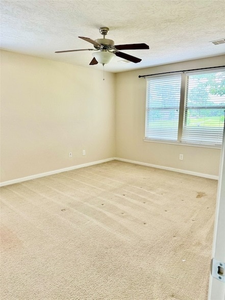 Building Photo - 16010 Limestone Lake Dr