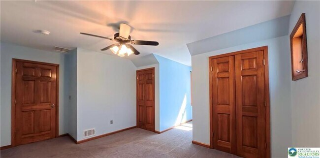 Building Photo - 5709 Fox Ln
