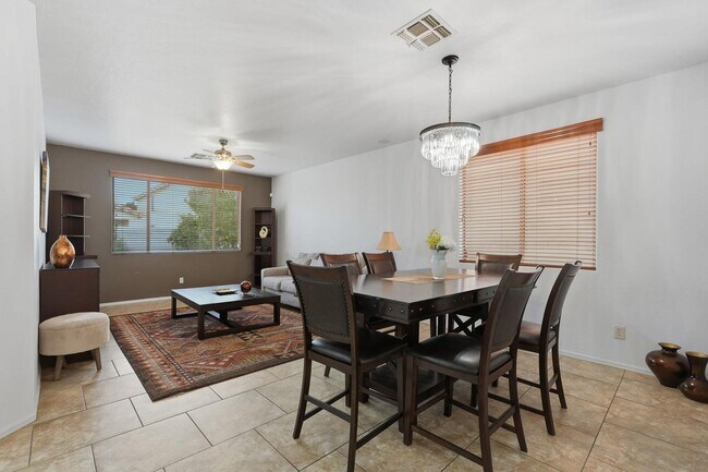 Building Photo - 6843 S 26th St