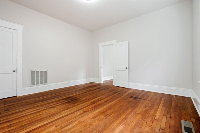 Building Photo - Trinity Park in Durham!