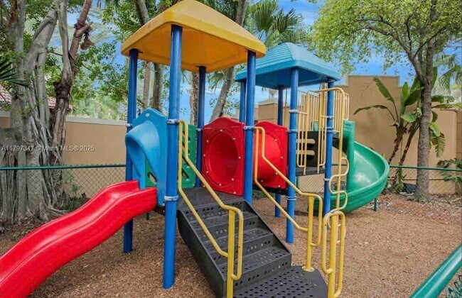 Building Photo - 19701 E Country Club Dr