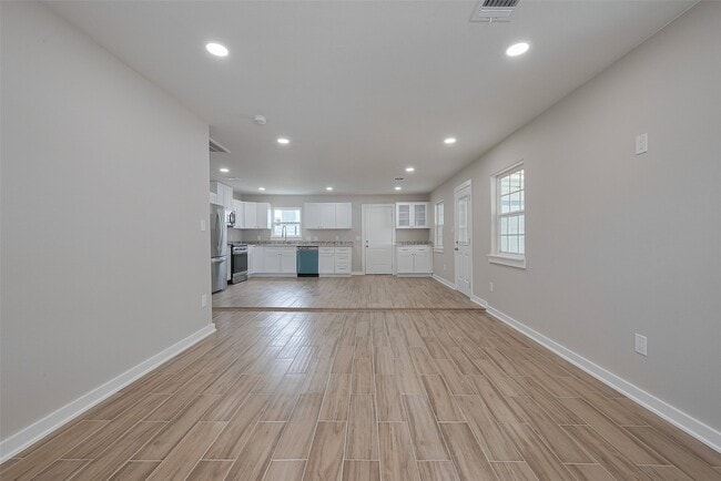 Building Photo - 4111 Beggs St