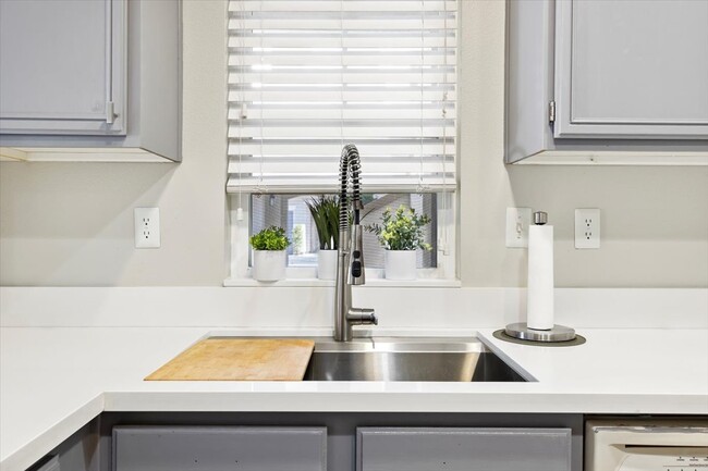 Building Photo - 26444 Arboretum Way