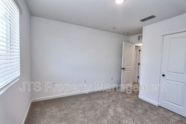 Building Photo - 4266 Aura Way