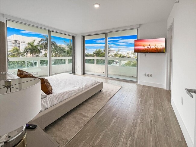 Building Photo - 1025 92nd St