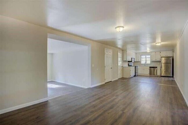 Building Photo - 201 Oglesby Bridge Rd SE