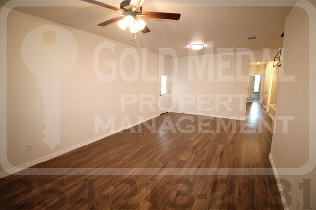 Building Photo - 5103-5105 Red Rose Crossing